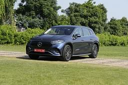 Mercedes Benz Eqs Suv Front Right Three Quarter