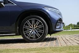 Mercedes Benz Eqs Suv Front Left Three Quarter
