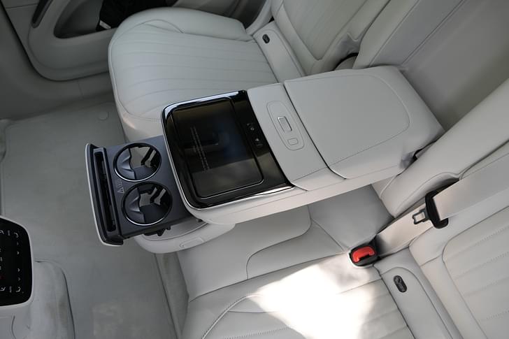 Mercedes Benz Eqs Suv Second Row Seats