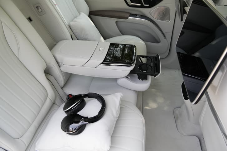 Mercedes Benz Eqs Suv Second Row Seats