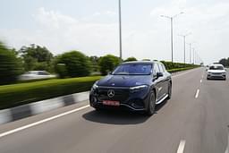Mercedes Benz Eqs Suv Front Right Three Quarter