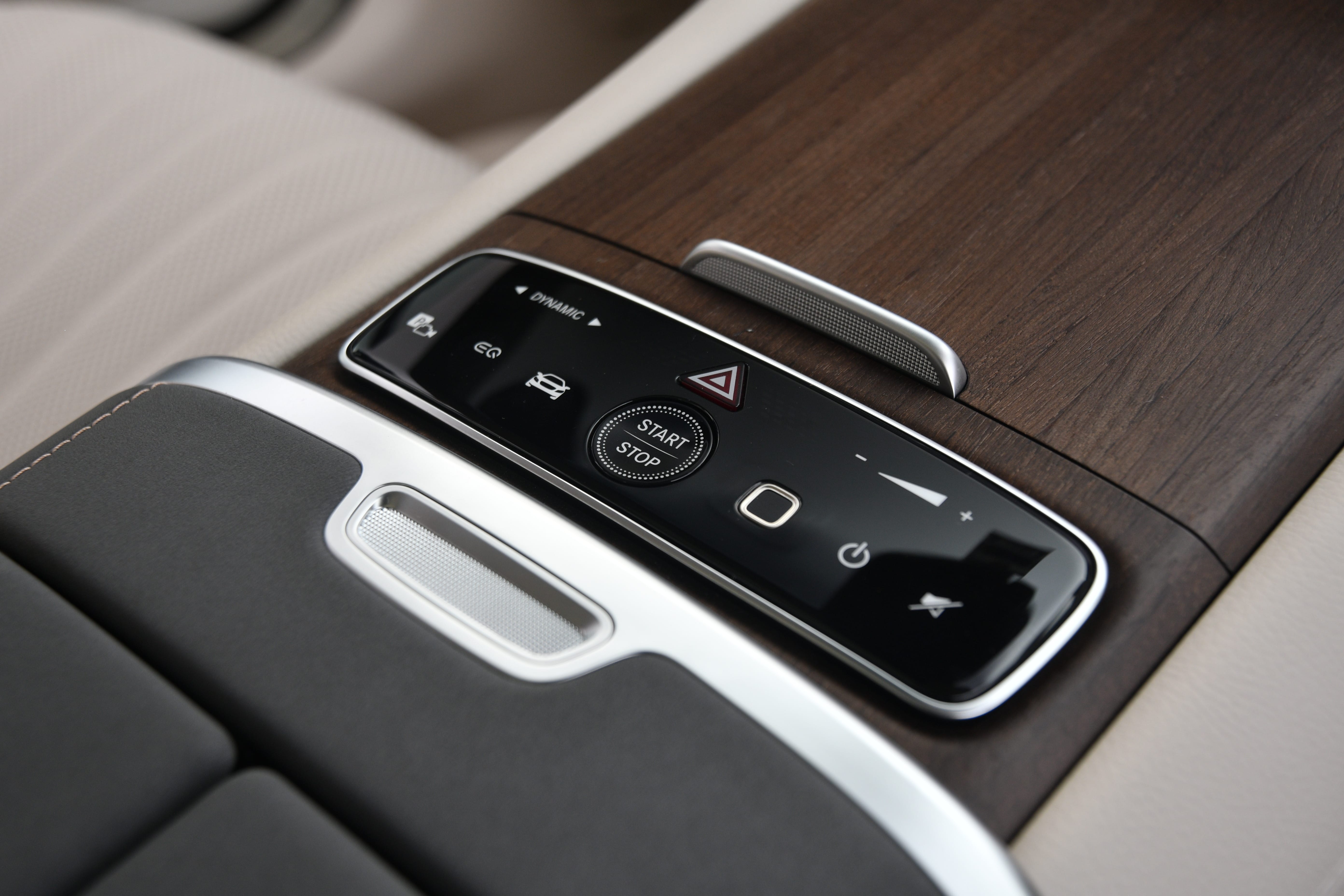 Mercedes-Benz EQS Console Storage Image – EQS Photos in India | Autocar ...
