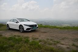 Mercedes Benz Eqs Front Left Three Quarter