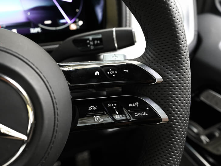 Mercedes Benz G Class Infotainment System