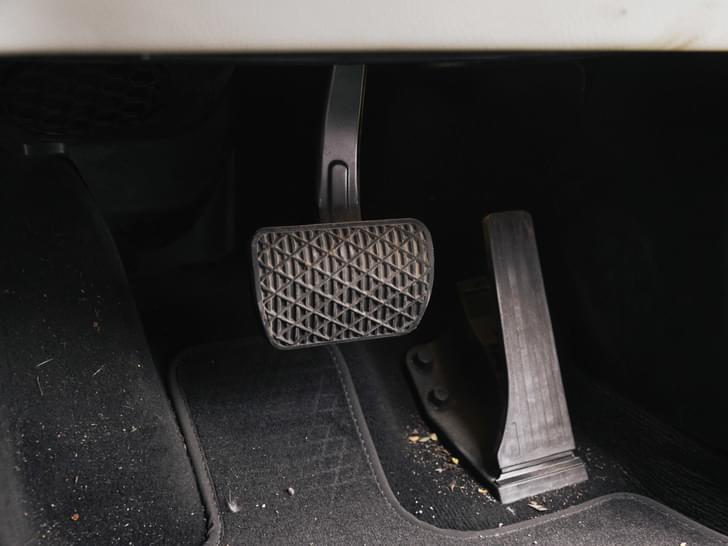 Mercedes Benz Glc Foot Controls