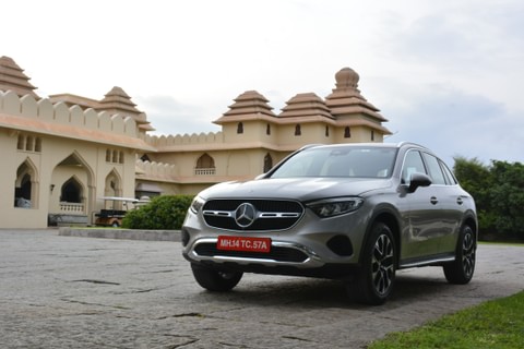 Mercedes-Benz GLC Front Left Three Quarter