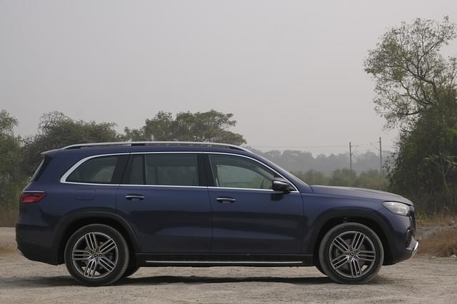 Alloy Wheels Image - 9643