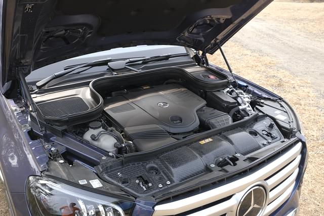 Open Bonnet Engine Shot Image - 9890