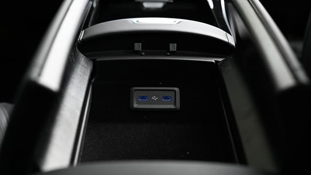 Charging Ports Image - 14126