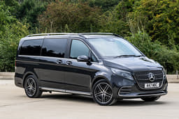 Mercedes-Benz V-Class Front Right Three Quarter Mercedes-Benz V-Class Front Right Three Quarter