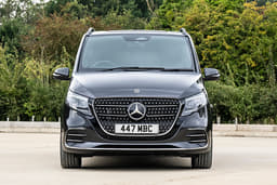 Mercedes-Benz V-Class Front View Mercedes-Benz V-Class Front View