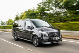 Mercedes-Benz V-Class Front Right Three Quarter Mercedes-Benz V-Class Front Right Three Quarter