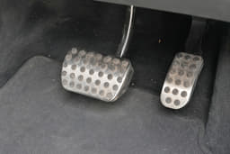 Mercedes-Benz V-Class Foot Controls