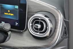 Mercedes-Benz V-Class Dashboard
