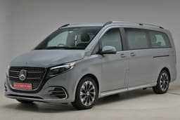 Mercedes-Benz V-Class Front Right Three Quarter