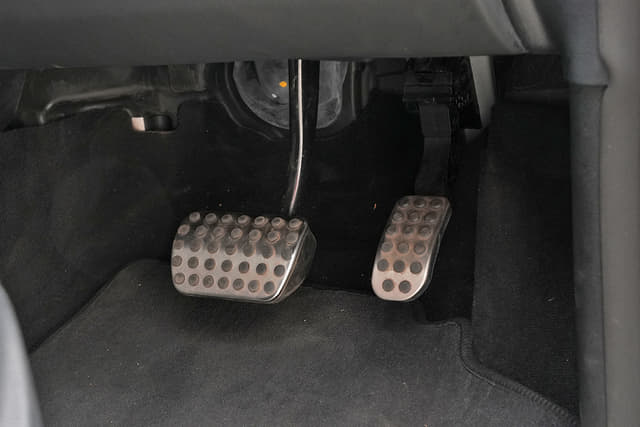 Foot Controls Image - 37058