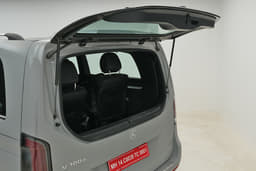 Mercedes-Benz V-Class Front Row Seats