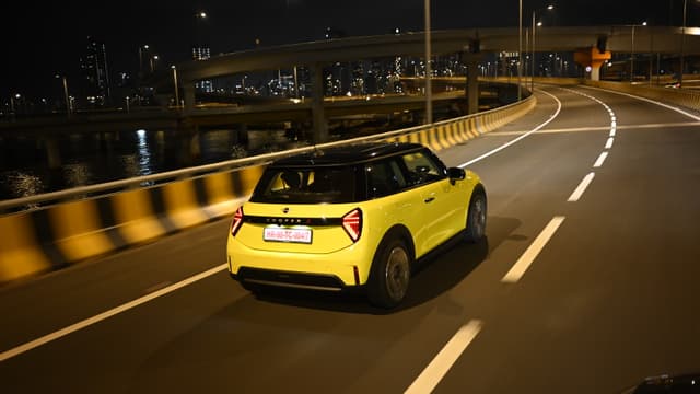 Rear View Image - 9471