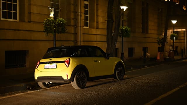 Rear View Image - 9554