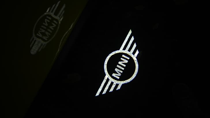 Mini 3 Door Front Logo