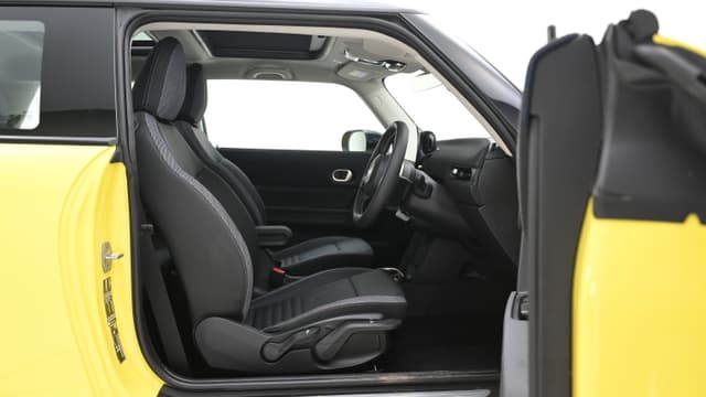 Front Row Seats Image - 9804