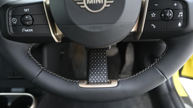 Steering Wheel Image - 9838