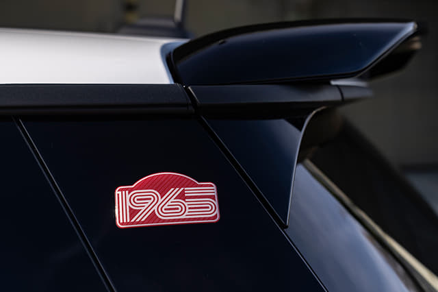 Rear Badge Image - 33182