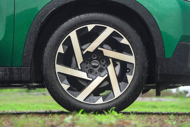 Alloy Wheels Image - 38287