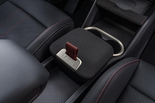 Armrest Image - 20762