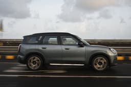 Mini Countryman Electric Front Row Seats