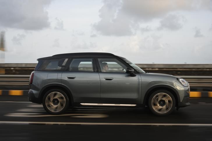 Mini Countryman Electric Front Row Seats