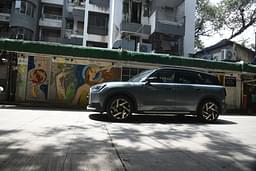 Mini Countryman Electric Front Right Three Quarter