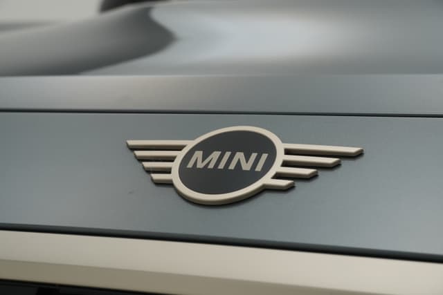 Front Logo Image - 7207