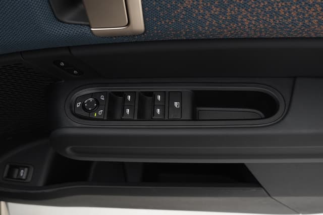 Door Controls Image - 7214