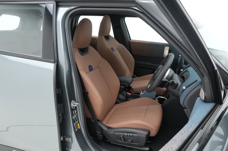 Mini Countryman Electric Front Row Seats