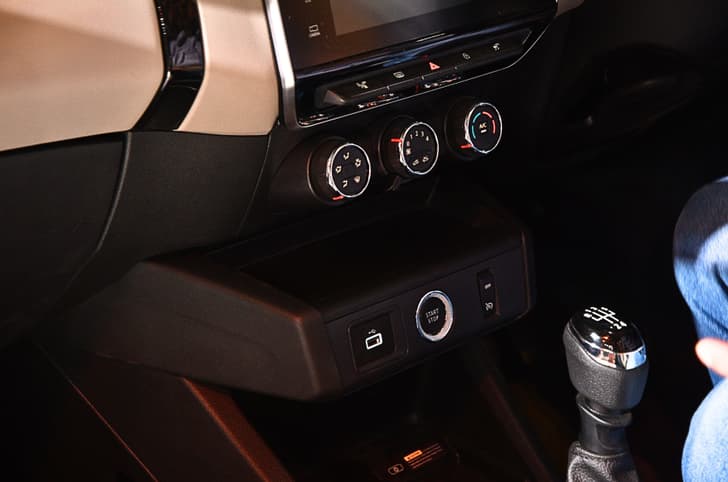 Nissan Gravite Dashboard