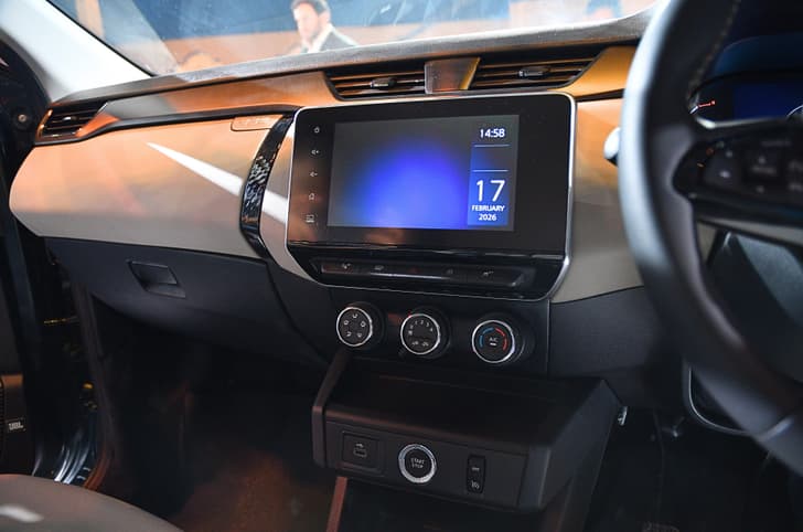 Nissan Gravite Dashboard