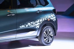 Nissan Gravite Alloy Wheels
