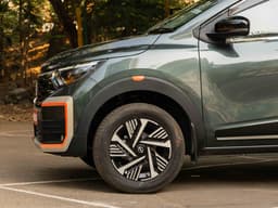 Nissan Gravite Headlight