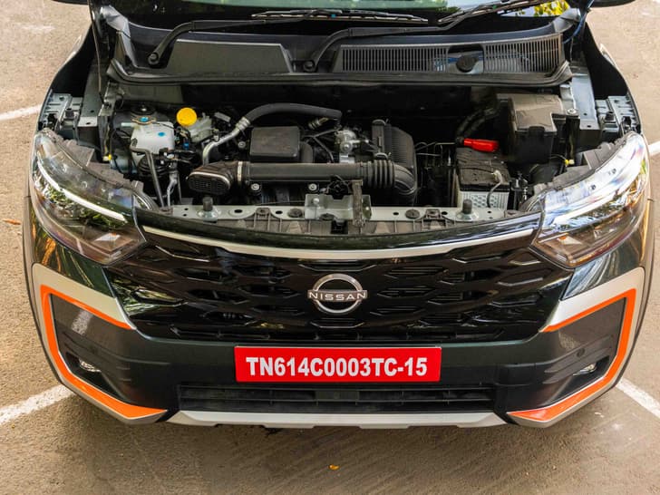 Nissan Gravite Headlight