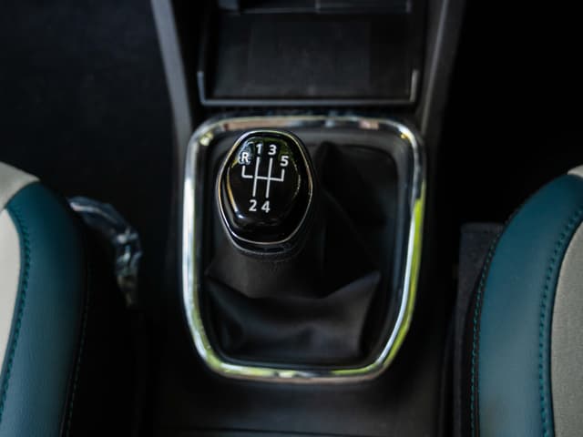 Gear Box 5 Speed Image - 33578