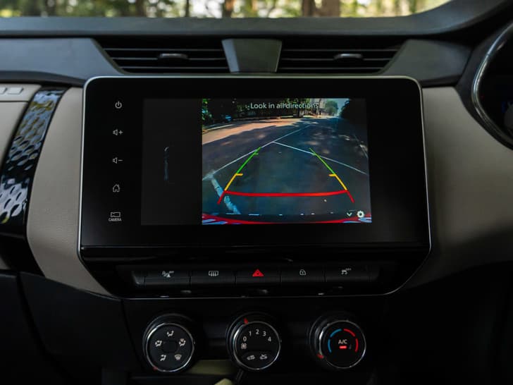Nissan Gravite Dashboard