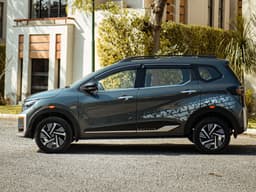 Nissan Gravite Front Right Three Quarter