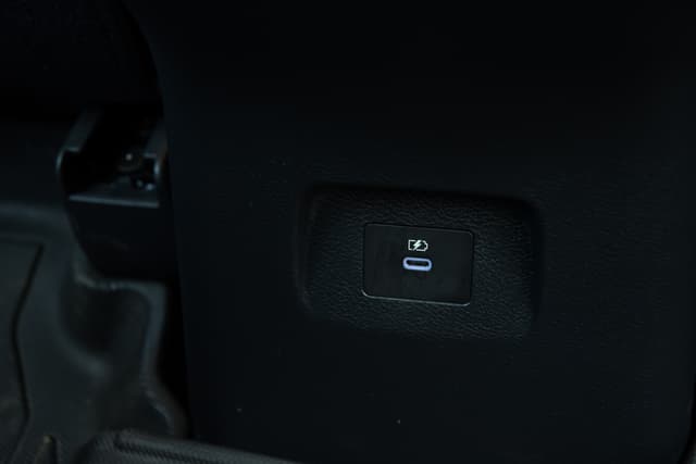 Charging Ports Image - 2782