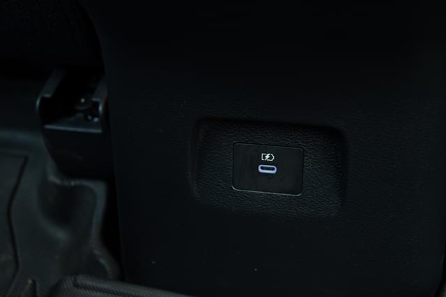 Charging Ports Image - 2782