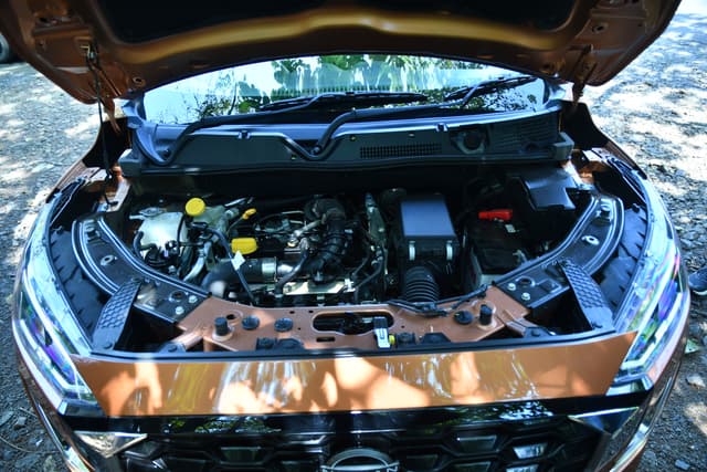 Open Bonnet Engine Shot Image - 2799