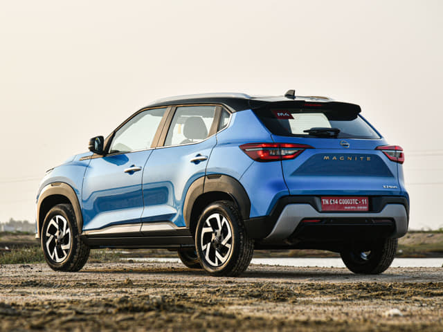 Front Right Three Quarter Image - 32270