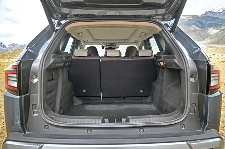 Nissan Tekton Front Row Seats