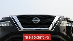 Nissan X Trail Front View