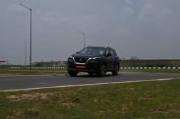 Nissan X Trail Front Right Three Quarter